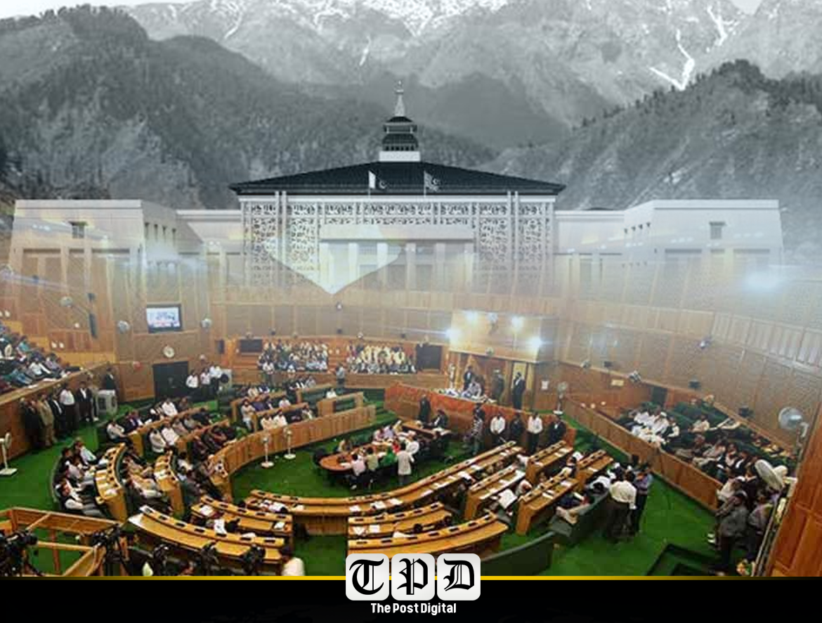 مخصوص نشستوں کے انتخاب کے بعد ایوان مکمل، اسپیکر چوہدری لطیف اکبر نے نومنتخب اراکین سے حلف لیا