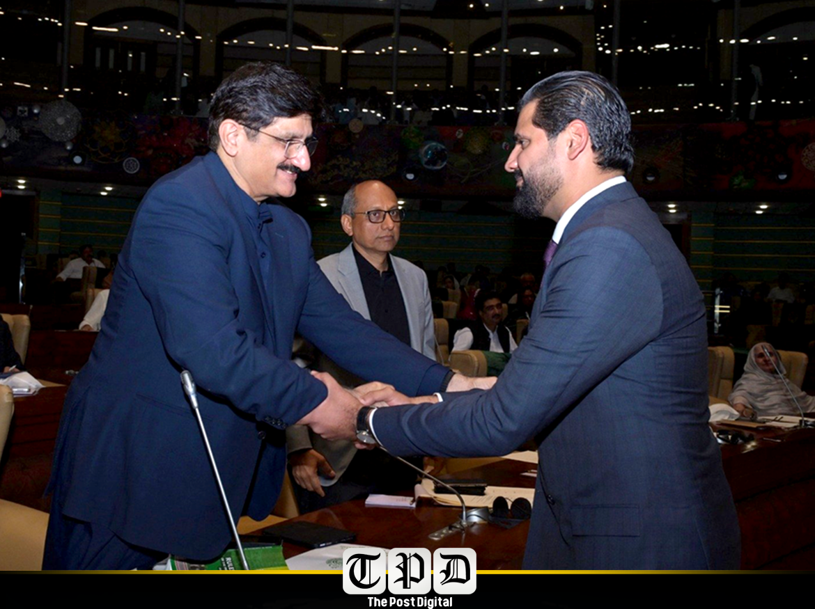 وزیراعلیٰ سندھ مراد علی شاہ نے نومنتخب رکن سندھ اسمبلی اسفندیار کھرل سے ملاقات کی اور حلف اٹھانے پر مبارکباد پیش کی