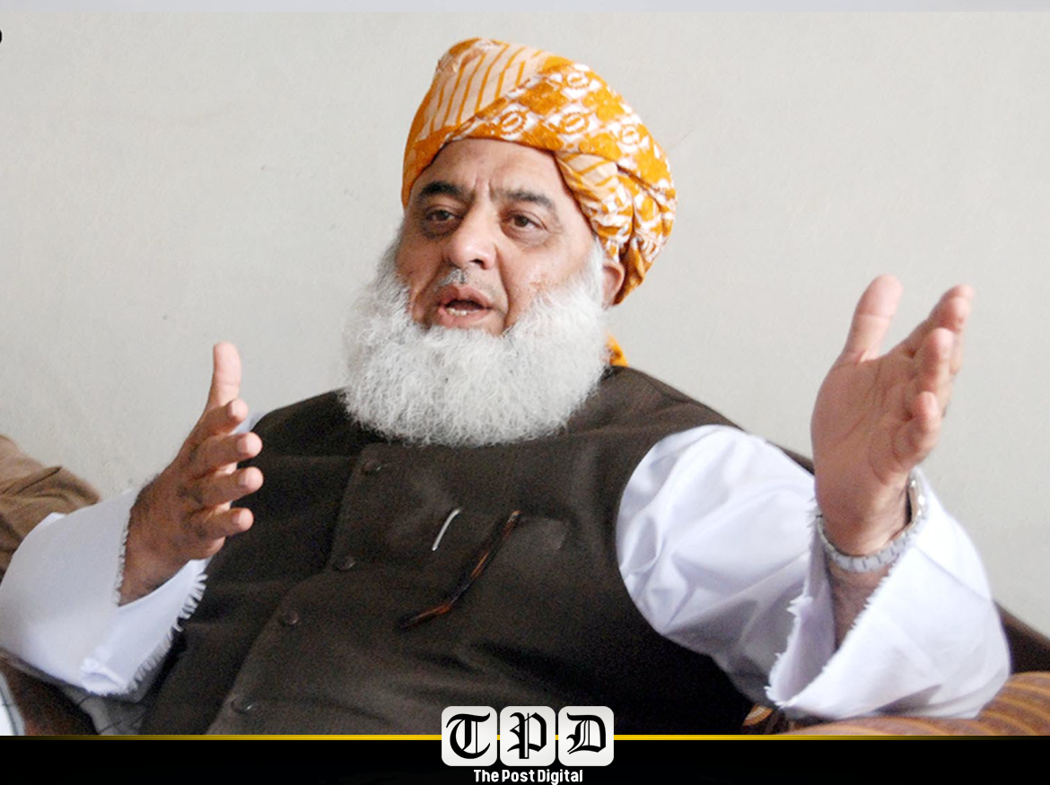 جے یو آئی سربراہ کا حکومت پر تنقید کرتے ہوئے کہنا ہے کہ ملک ہمارا ہے، وطن سے محبت کا سرٹیفکیٹ کسی سے نہیں چاہیے