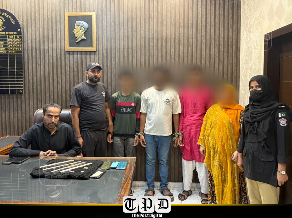 خاتون سمیت 4 ملزمان گرفتار، 38 لاکھ روپے سے زائد مالیت کی چاندی اور 4 موبائل فونز برآمد، مزید تفتیش جاری