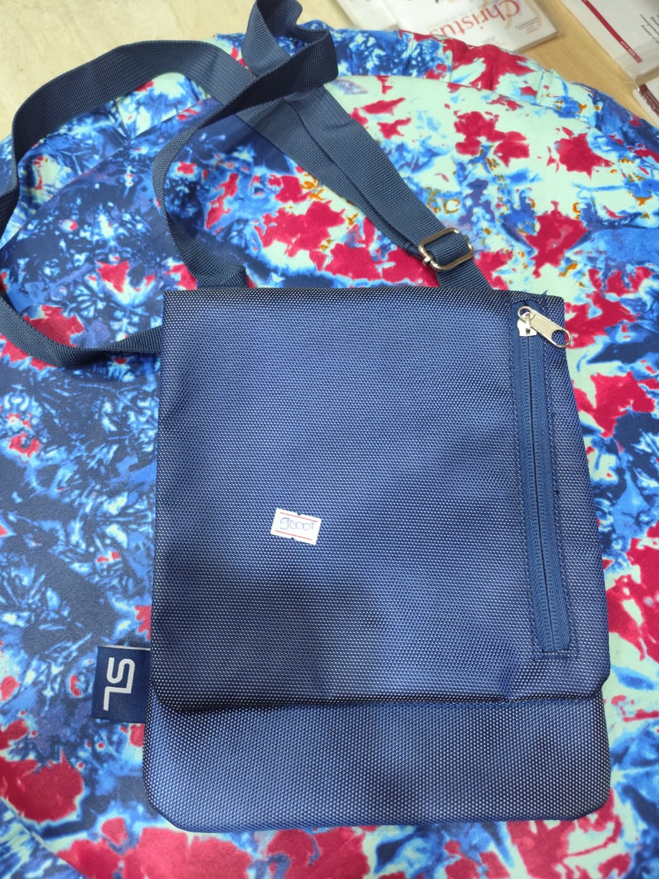 Sac bandoulière compact – Bleu (style urbain)