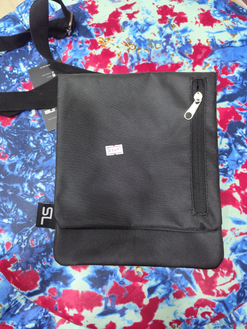 Sac bandoulière compact – Noir (minimaliste)