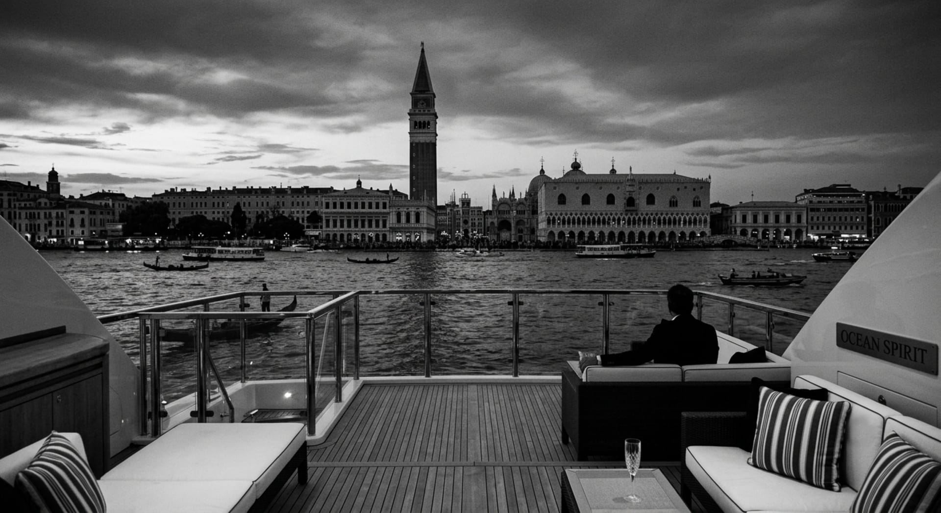 Marine Cookers · Venezia vista da uno yacht in rada