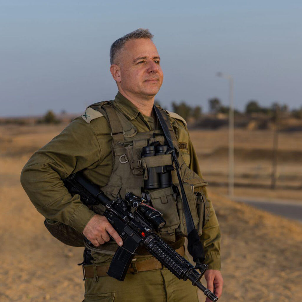 אורן סלמון מדריך בדרך התקומה