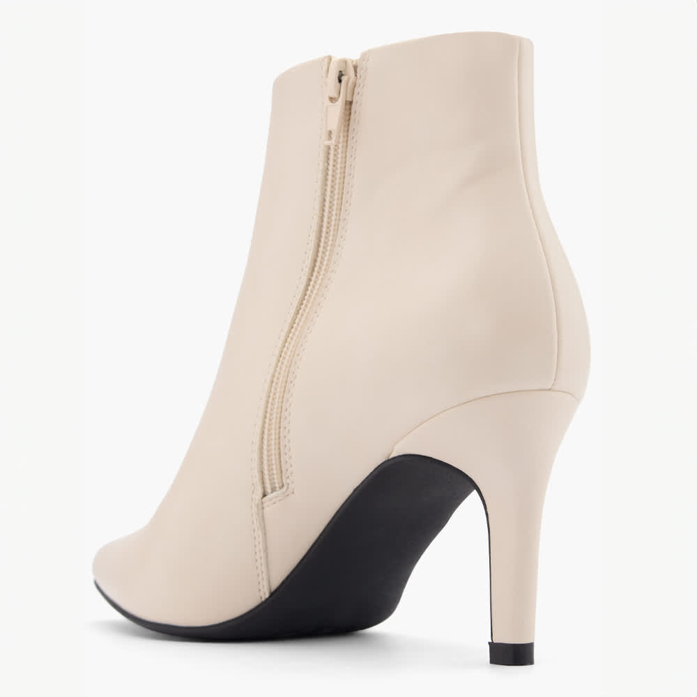 Helle Stiefeletten in monochromem Farbton