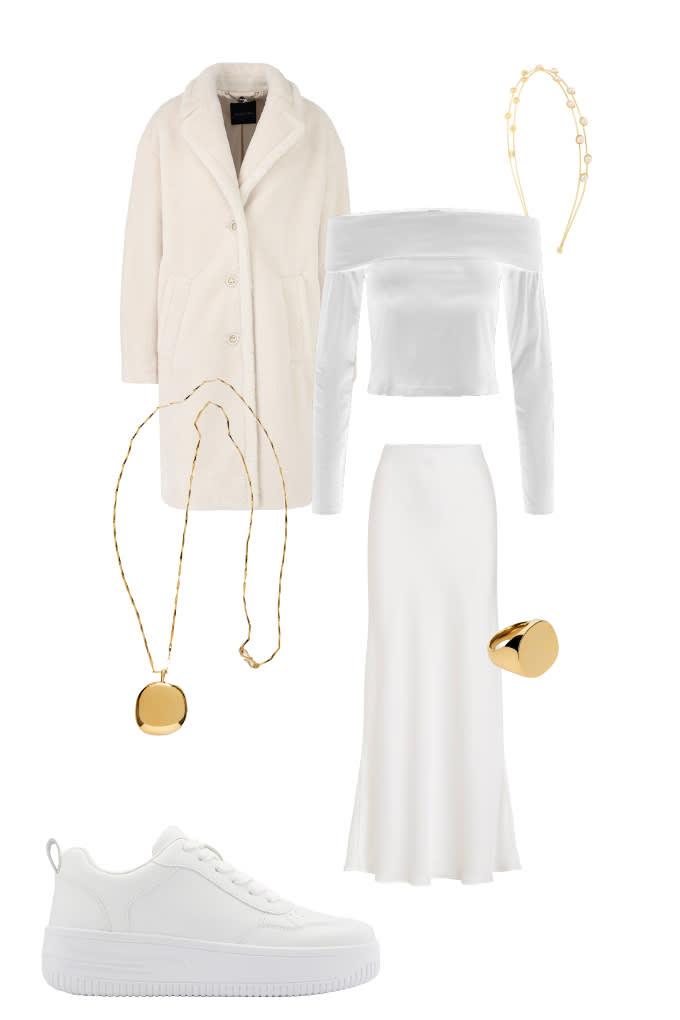 Hochzeits-Outfit mit Faux-Fur-Mantel, weißem Satinrock und passenden Sneakern mit Goldschmuck