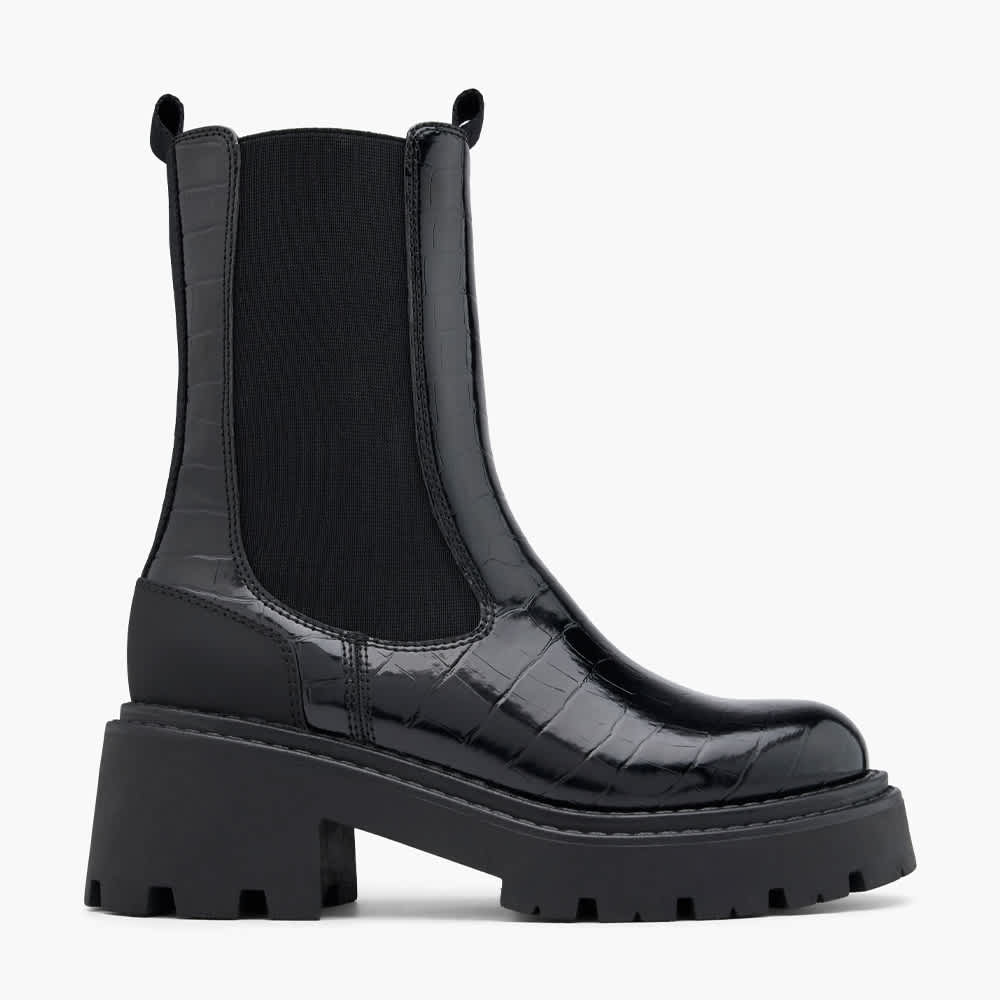 Schwarze Stiefel in Grunge-Optik