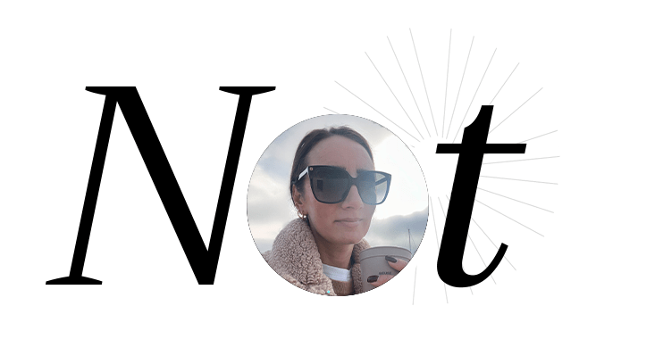 Schriftzug "Not" mit Bild einer Frau im Buchstaben O - Andrea L.