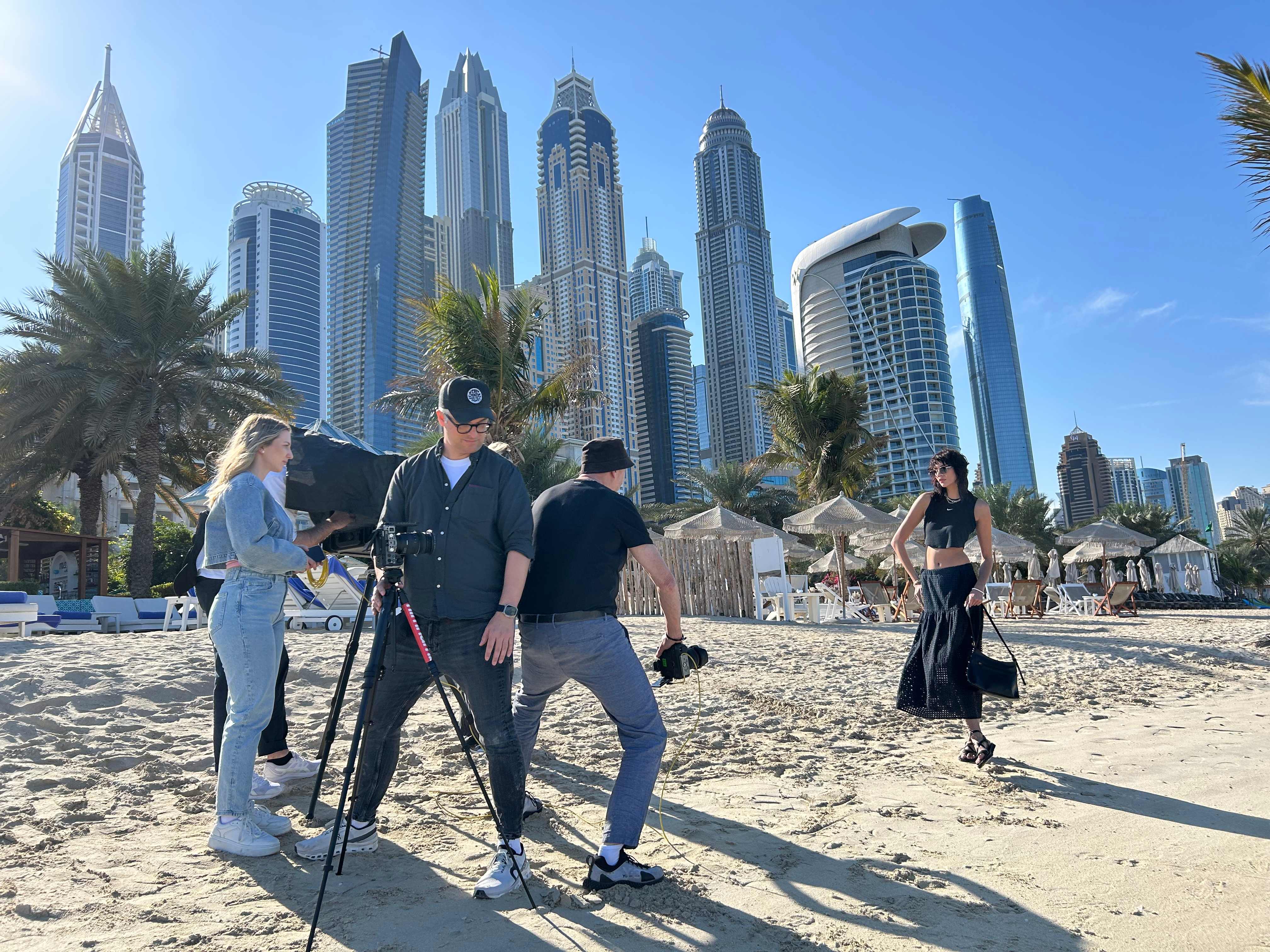 Kamera-Team beim Making-Of der Shoe Fashion 2025 in Dubai