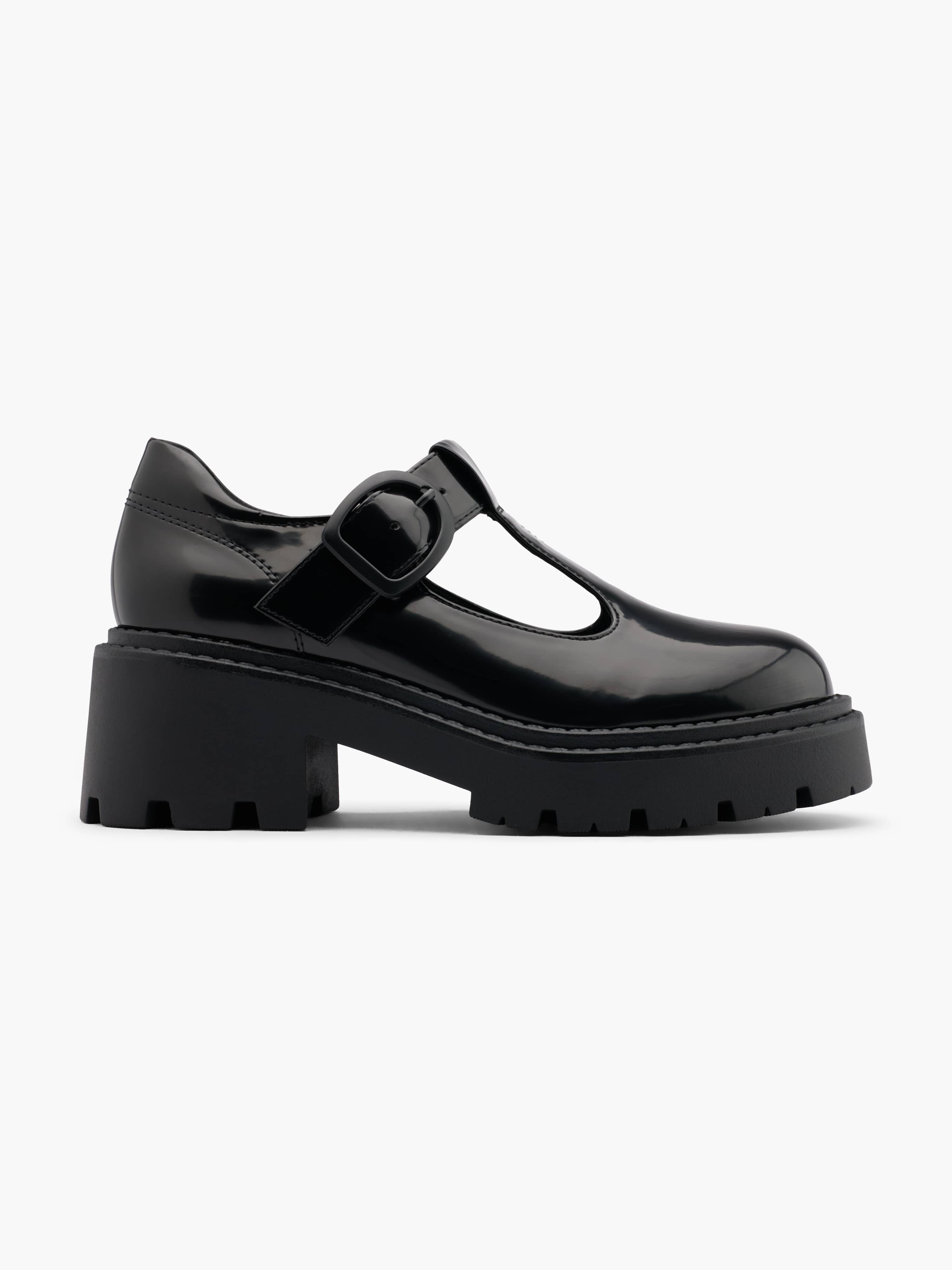 Schwarz-glänzender Schuh mit Blockabsatz