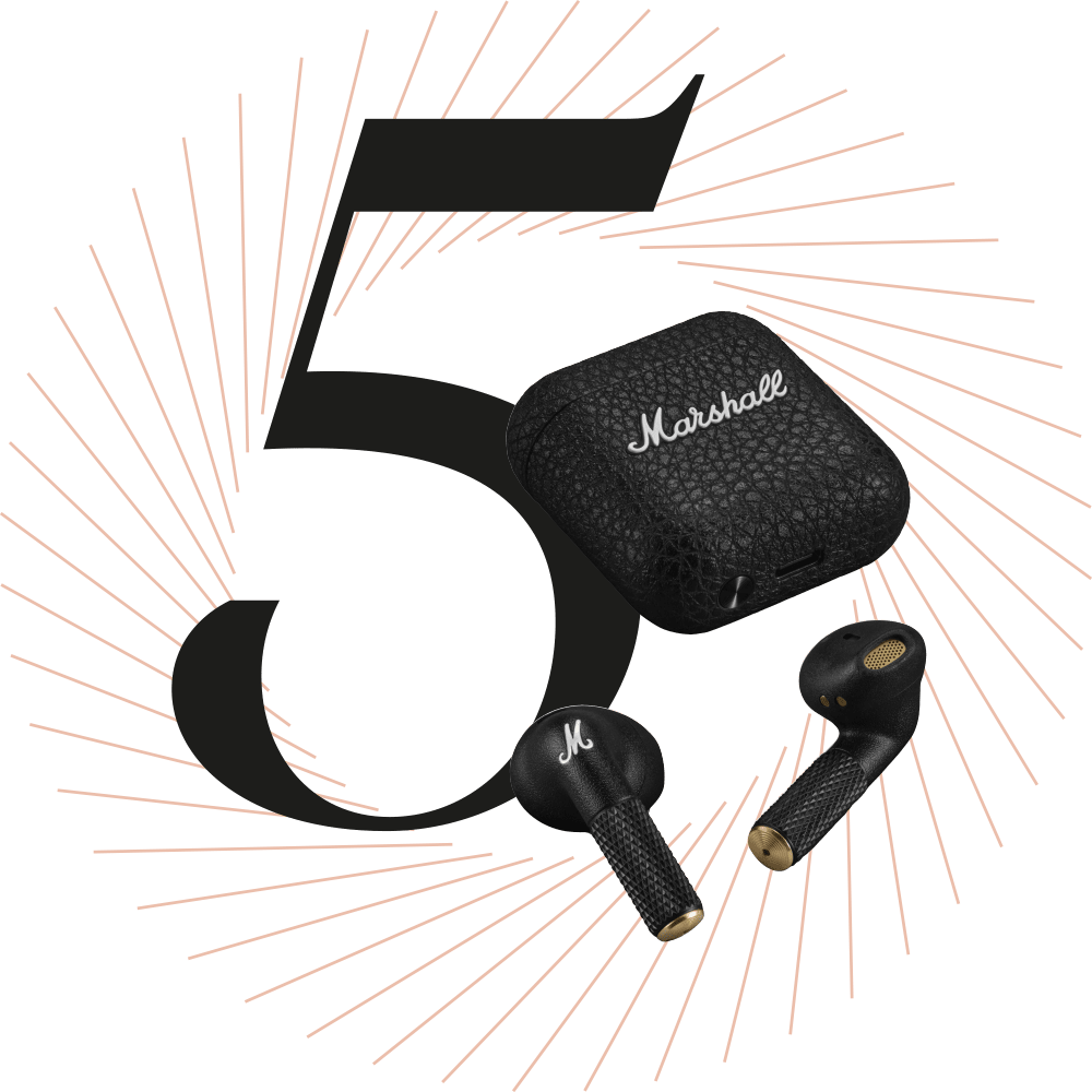Schwarze Marshall-Earbuds mit passendem Ladecase, schwarze Ziffer 5 im Hintergrund