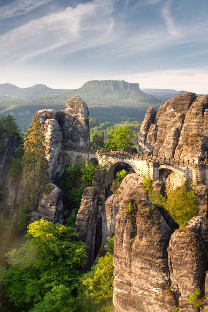 Luftaufnahme einer malerischen Wanderregion in der Sächsischen Schweiz