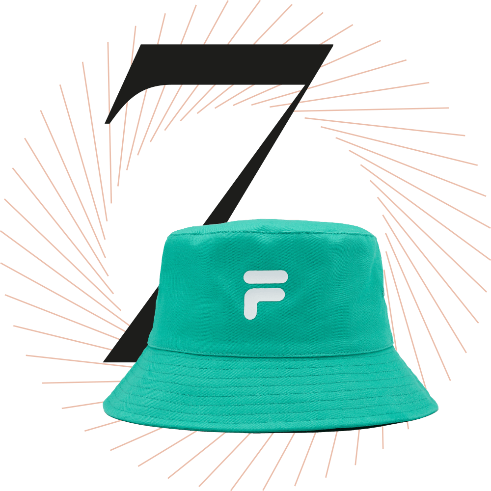 Grüner Bucket Hat der Marke FILA, schwarze Ziffer 7 im Bild