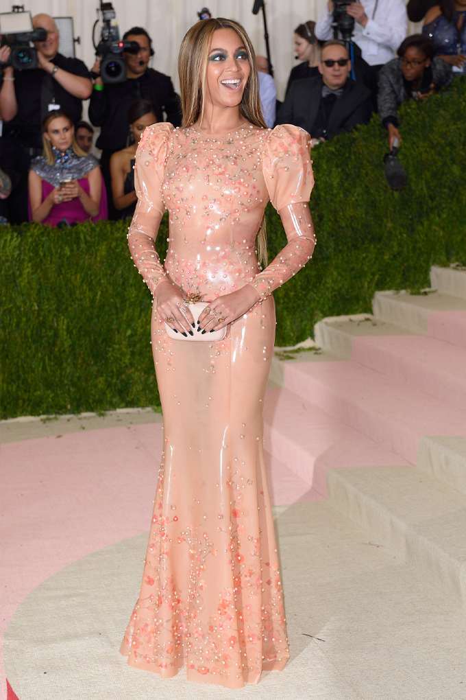 Beyoncé in einem Latex-Kleid auf der Met-Gala