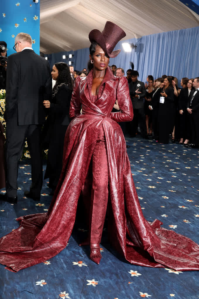 Jodie Turner-Smith trägt Burberry zur Met Gala 2025