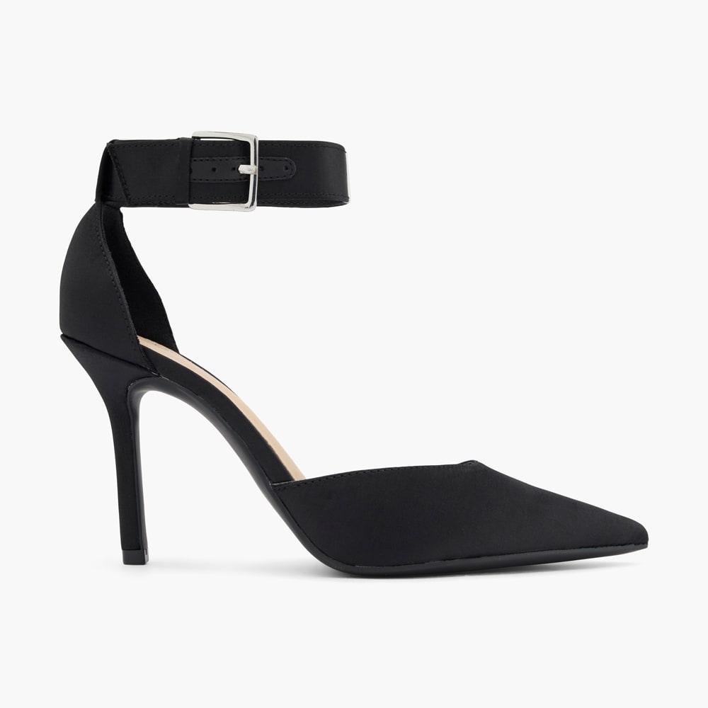 Schwarzer und eleganter Schnallenschuh