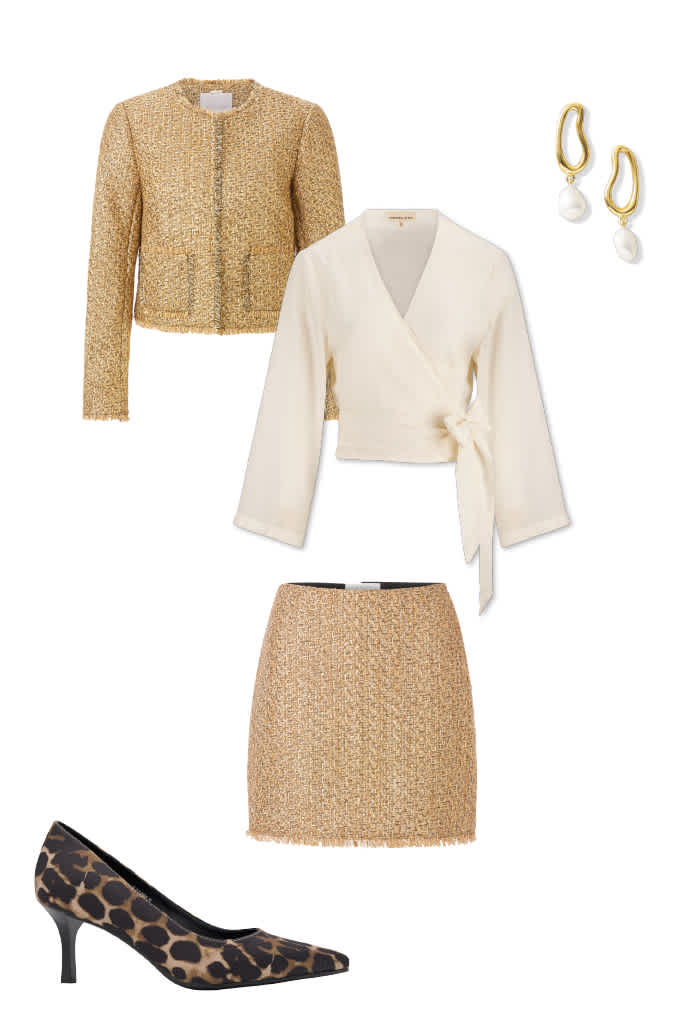 Winterhochzeit-Outfit mit goldenem Tweed-Blazer, passendem Minirock und Kitten Heels