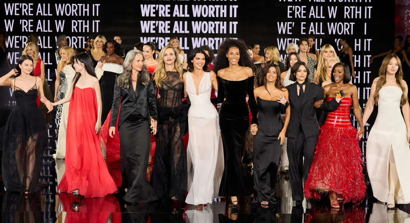 Models beim L’Oréal-Closing der Paris Fashion Week, Highlight: Kendall Jenner in einem weißen La Perla-Kleid 