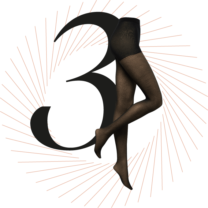 Schwarze Strumpfhose, schwarze Ziffer 3 im Hintergrund