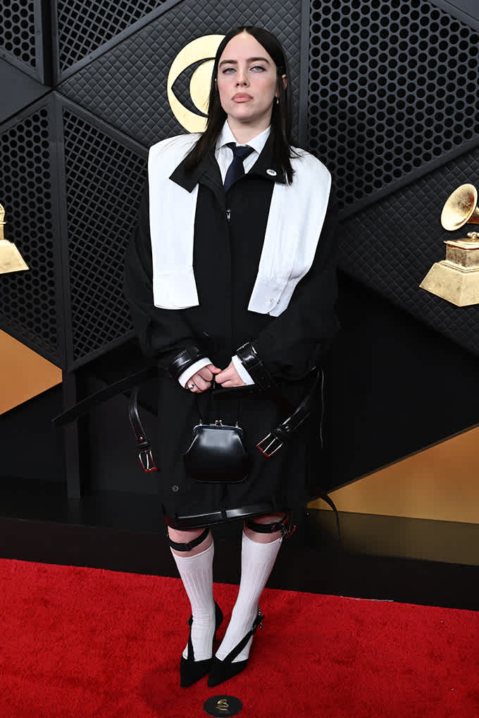 Sängerin Billie Eilish in Hodakova-Suit bei der Grammy Gala