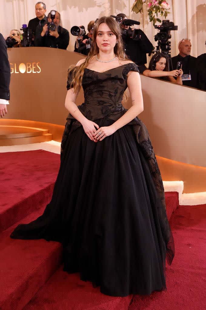 Aimee Lou Wood trägt Vivienne Westwood-Fashion auf dem roten Teppich