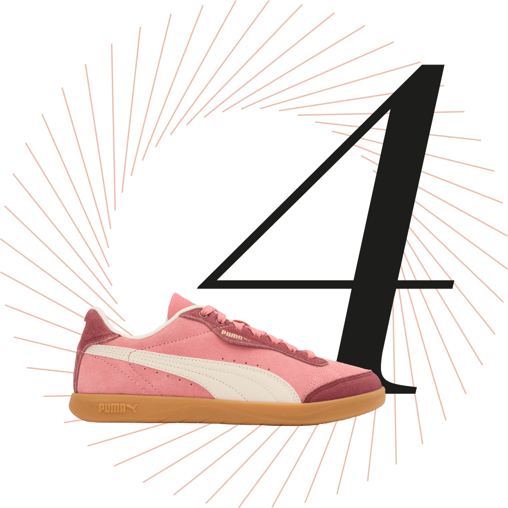 Lachsfarbener Retro-Sneaker, schwarze Ziffer 4 im Hintergrund