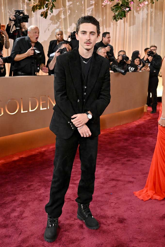 Timothée Chalamet in lässigem Chrome Hearts-Suit auf rotem Teppich