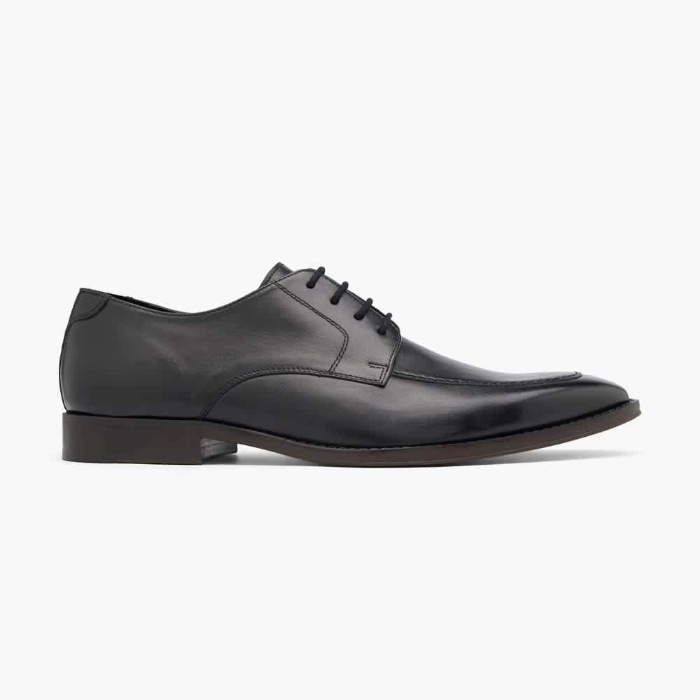 Eleganter schwarzer Business-Schuh