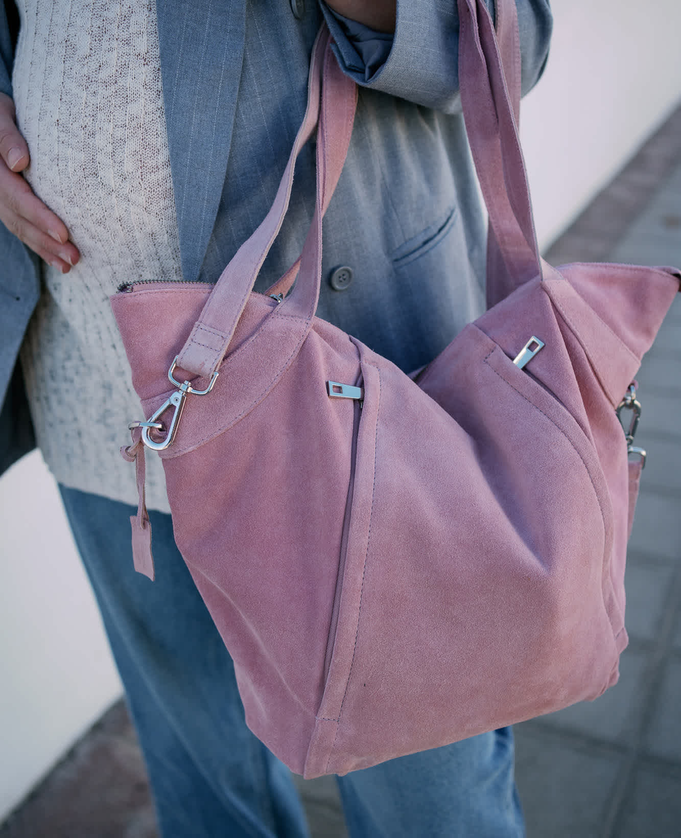 Nahaufnahme einer rosafarbenen Shopper-Bag