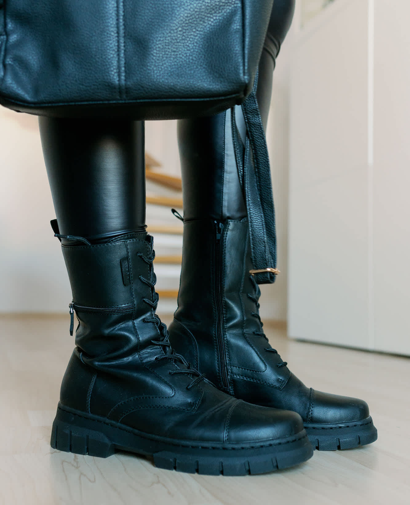 Einbrecher-Boots für ein Karnevals-Kostüm