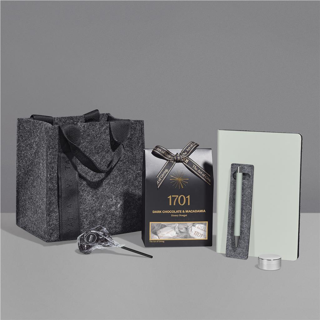 Pretty Possessions Hamper - Image 683dee2b56942d6ab8d14ab1