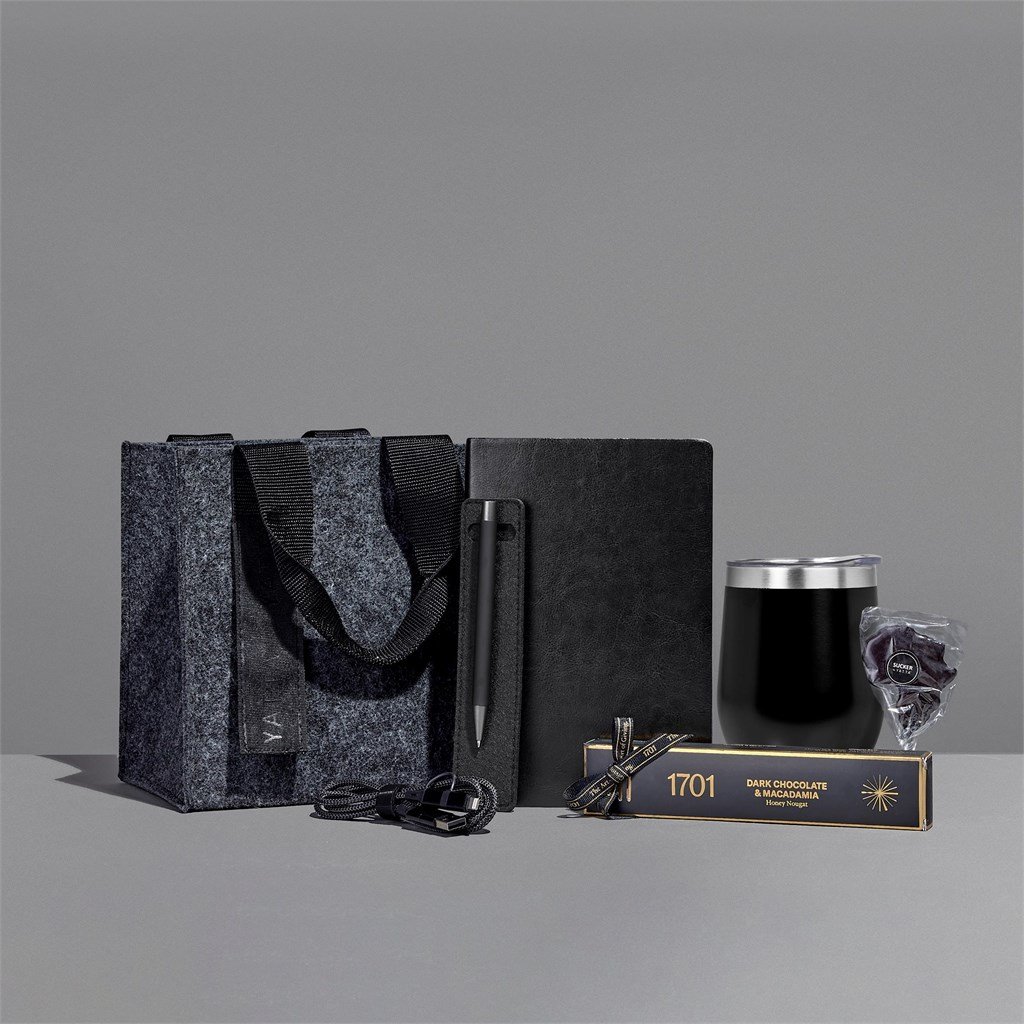 Class & Charm Hamper - Image 687e2002b8ab415cca234386