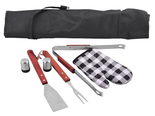 Wooden Braai Set Apron - Image 6a0c50f415cb38af415f56e8