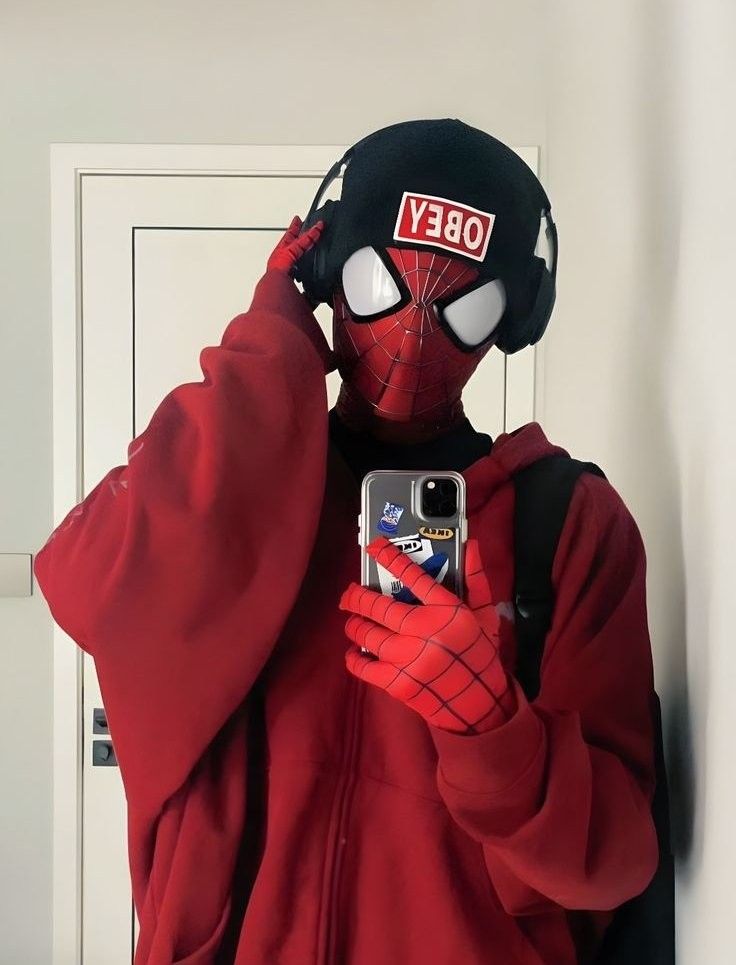 Cute Spiderman face costume