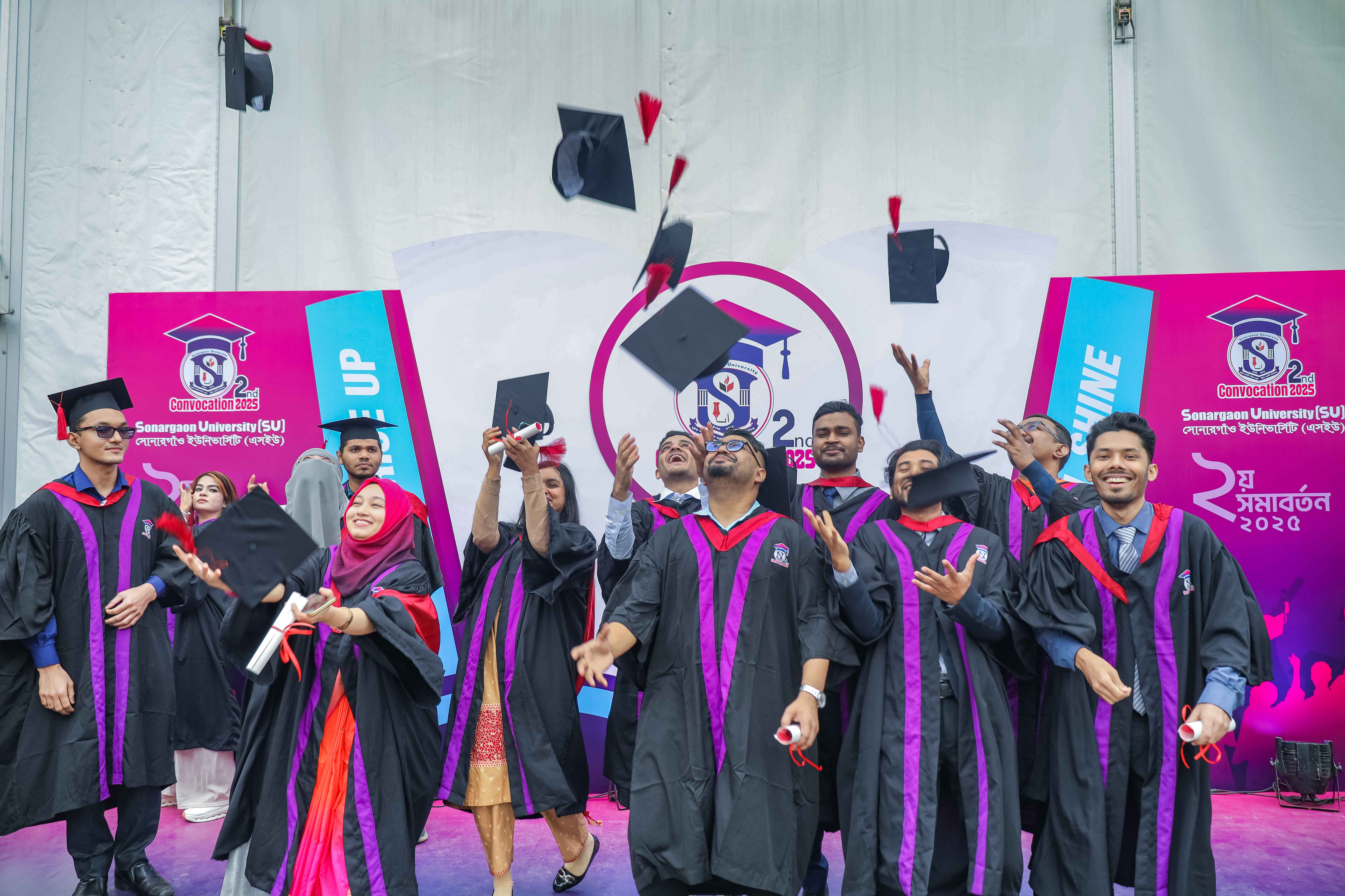 Graduates of the Mechanical Engineering department at the Sonargaon University convocation