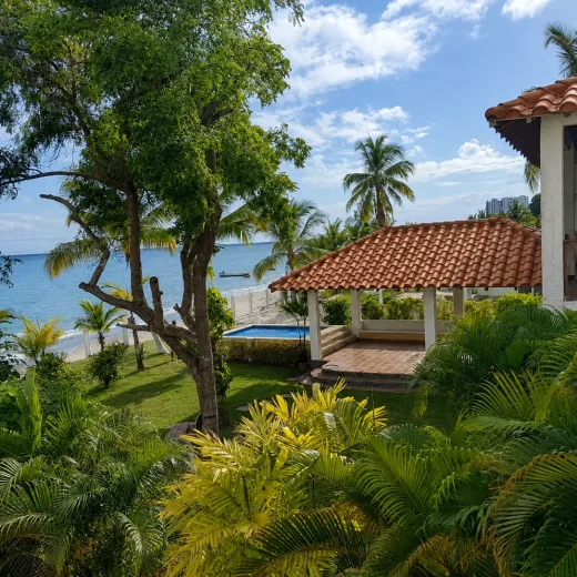 CASA DE PLAYA FRENTE AL MAR EN PLAYA BLANCA, FARALLÓN | $4,000 MENSUALES
