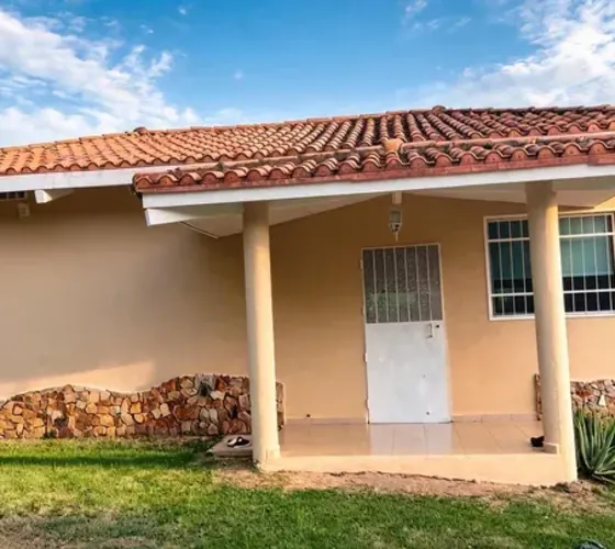 Alquiler Vacacional Coronado | Casa con Piscina y Gran Jardín — 3