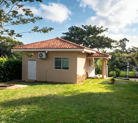 Alquiler Vacacional Coronado | Casa con Piscina y Gran Jardín — 4