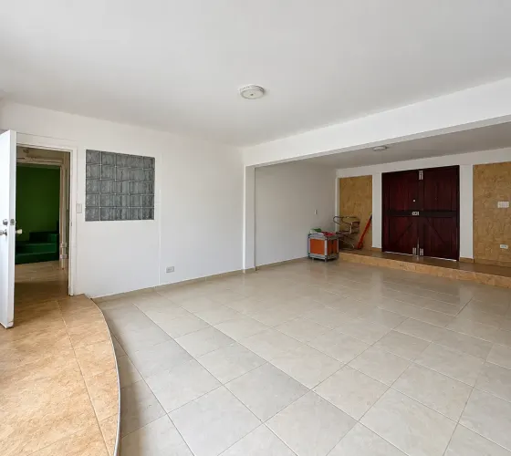 4-Bedroom House in Albrook — 4