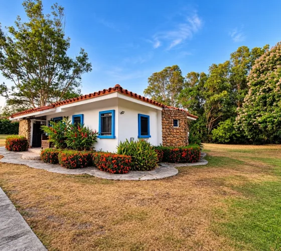 Casa en Club Ecuestre Coronado de 3 habitaciones con piscina privada — 3