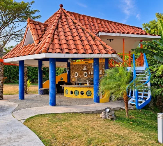 Casa en Club Ecuestre Coronado de 3 habitaciones con piscina privada — 5