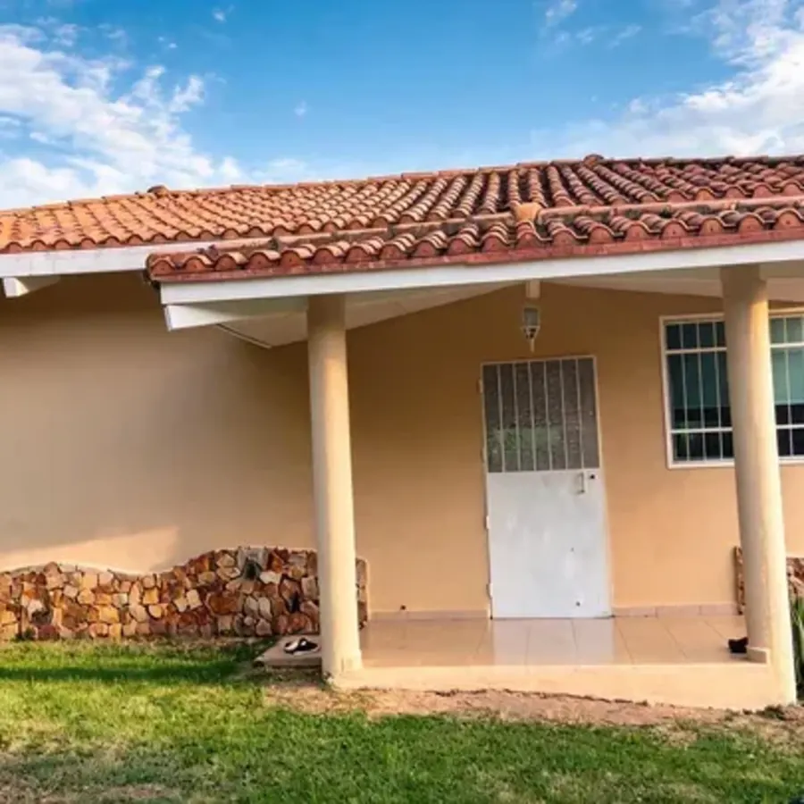 Alquiler Vacacional Coronado | Casa con Piscina y Gran Jardín — 3