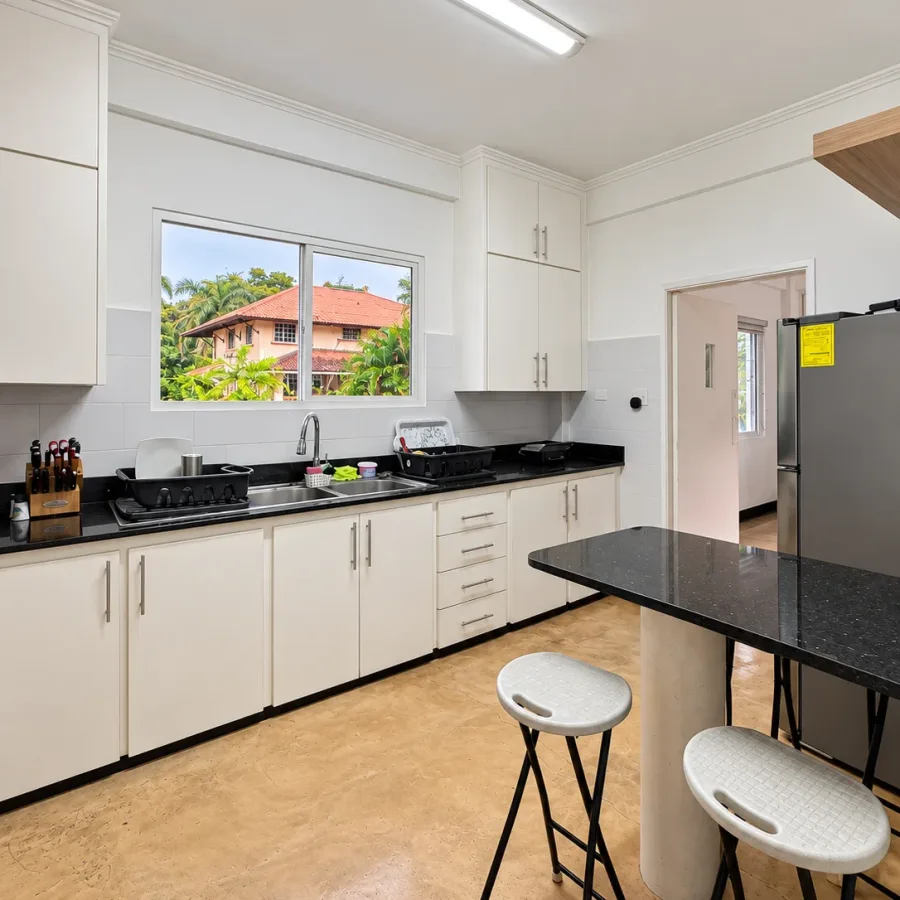 4-Bedroom House in Albrook — 14