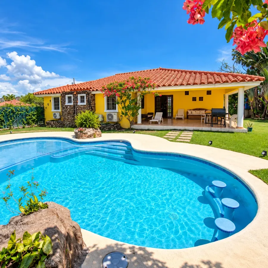 Casa de 3 habitaciones en Coronado en alquiler con piscina privada — 1