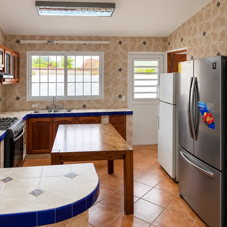 3-Bedroom House for Rent in Coronado: 2 Stories with a Pool — 8