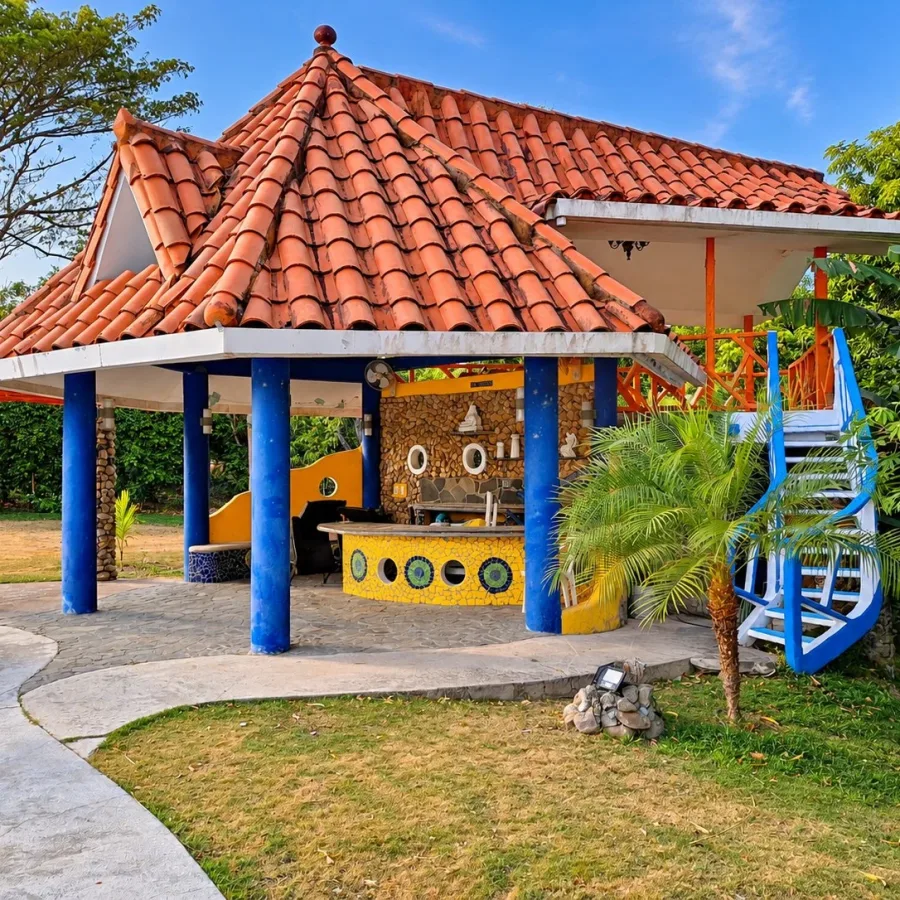 Casa en Club Ecuestre Coronado de 3 habitaciones con piscina privada — 5