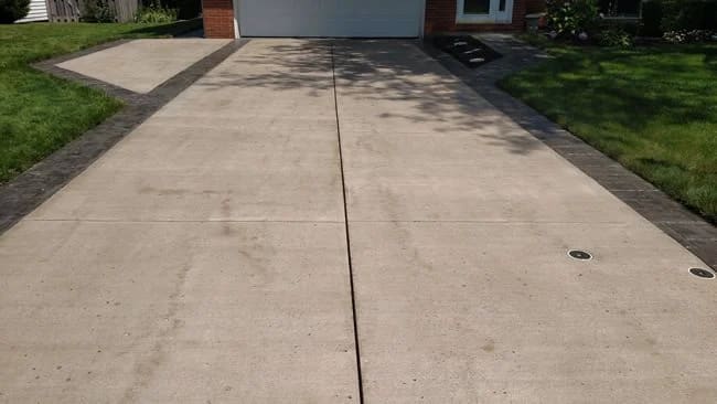 Large concrete driveway pour in Bentleyville, Ohio