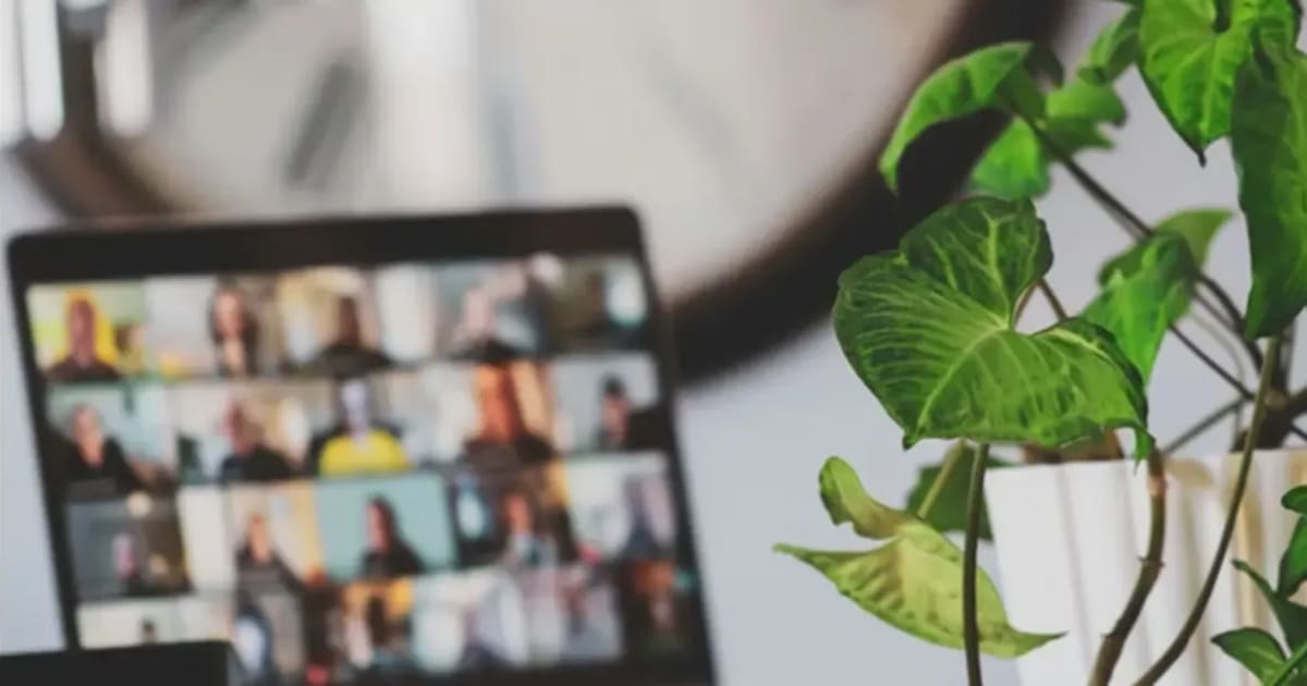 How to Write a Remote Job Application That Actually Gets Read - Remote work article featured image