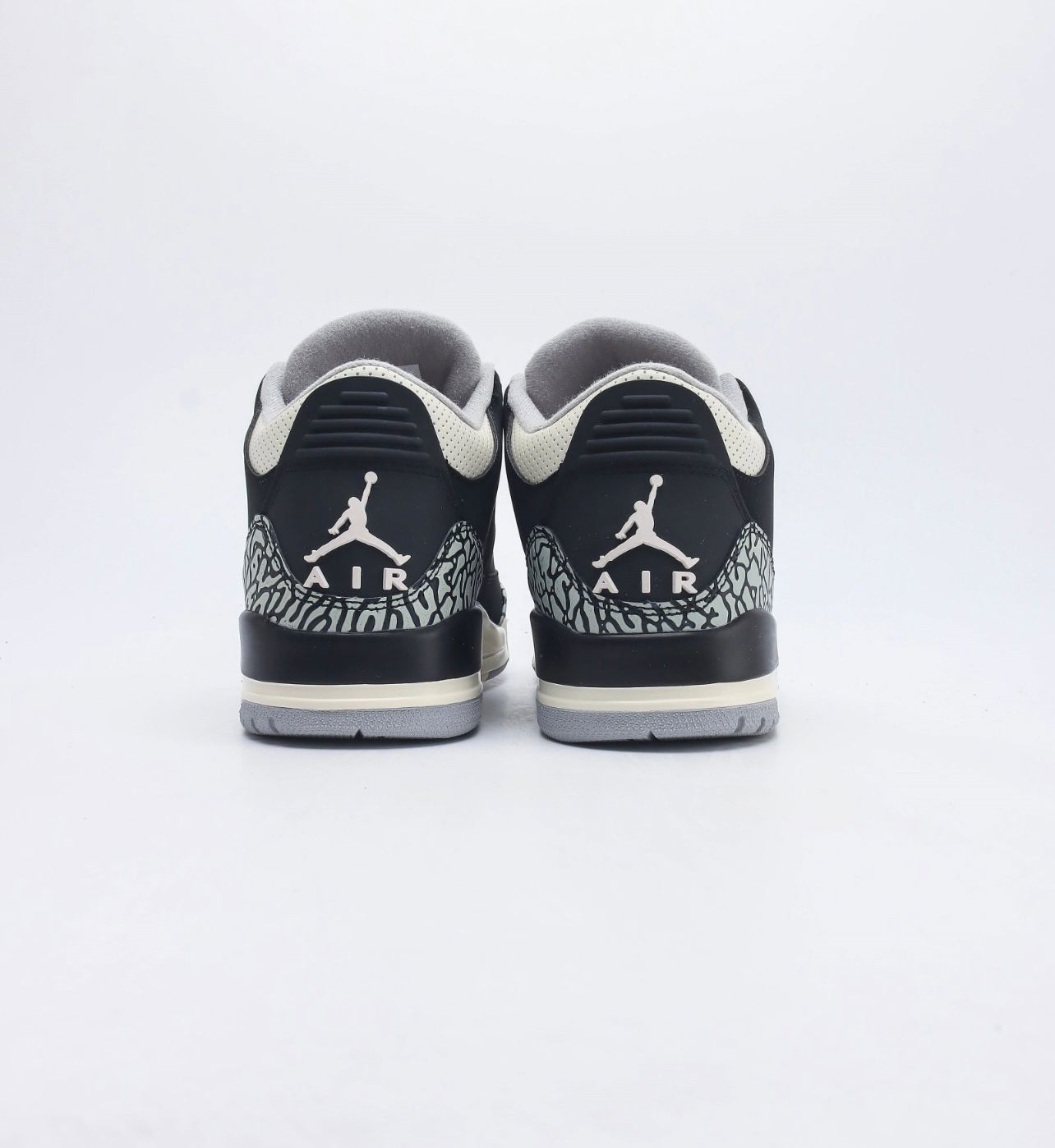 Nike Air Jordan 3 Retro - black