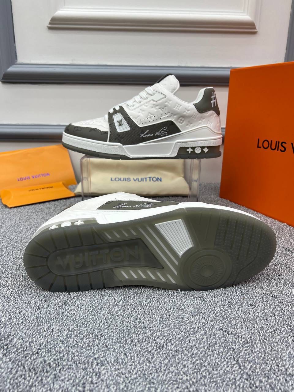 Louis Vuitton Sneaker - Green & White